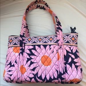 🌻Vera Bradley Shoulder Bag Navy/Pink Sunflowers🌻